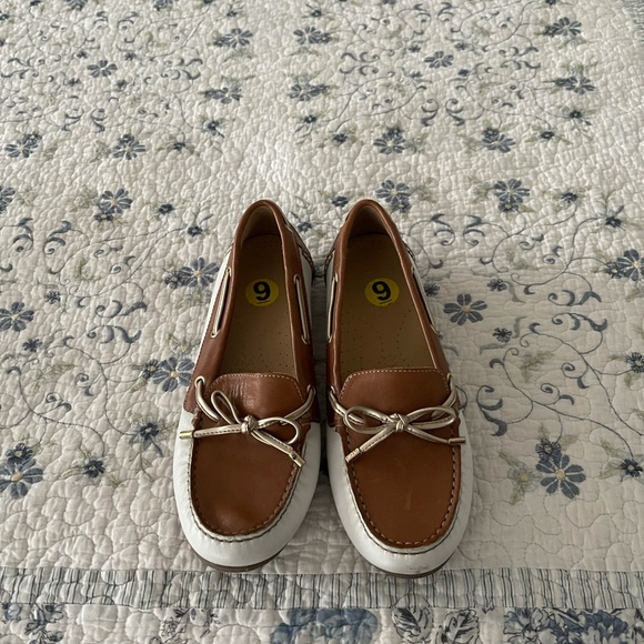 Brand new Geox boat shoes - Picture 2 of 2